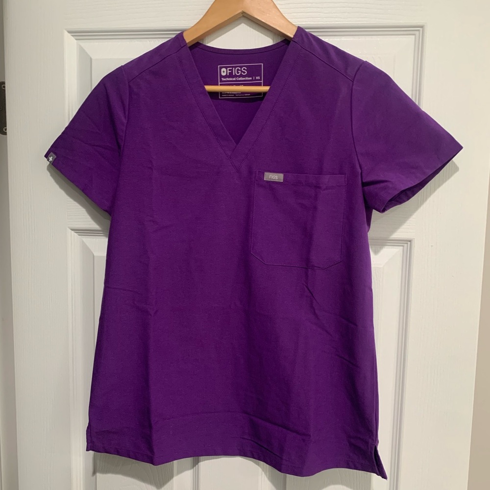 FIGS XS Catarina Scrub top